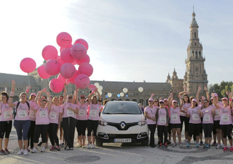El Renault Captur participa en el Carrera de la Mujer